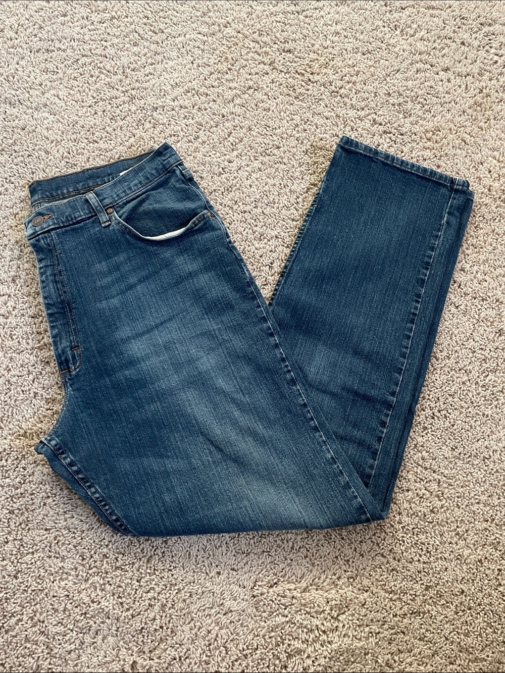 Wrangler Men’s Relaxed Fit Classic Dark Wash Straight Leg Jeans